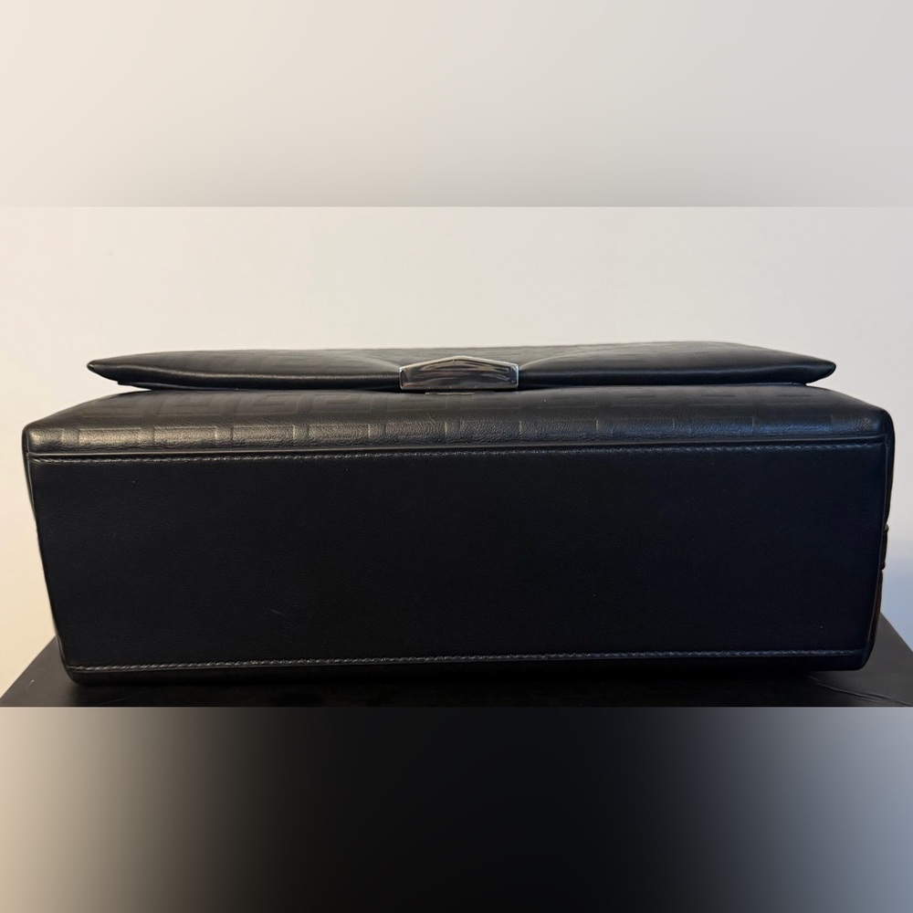 Givenchy 4G Black Leather Shoulder Bag - Picture 9 of 16